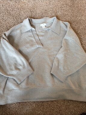 H&M Light Gray Beige Polo-Style Knit Sweater